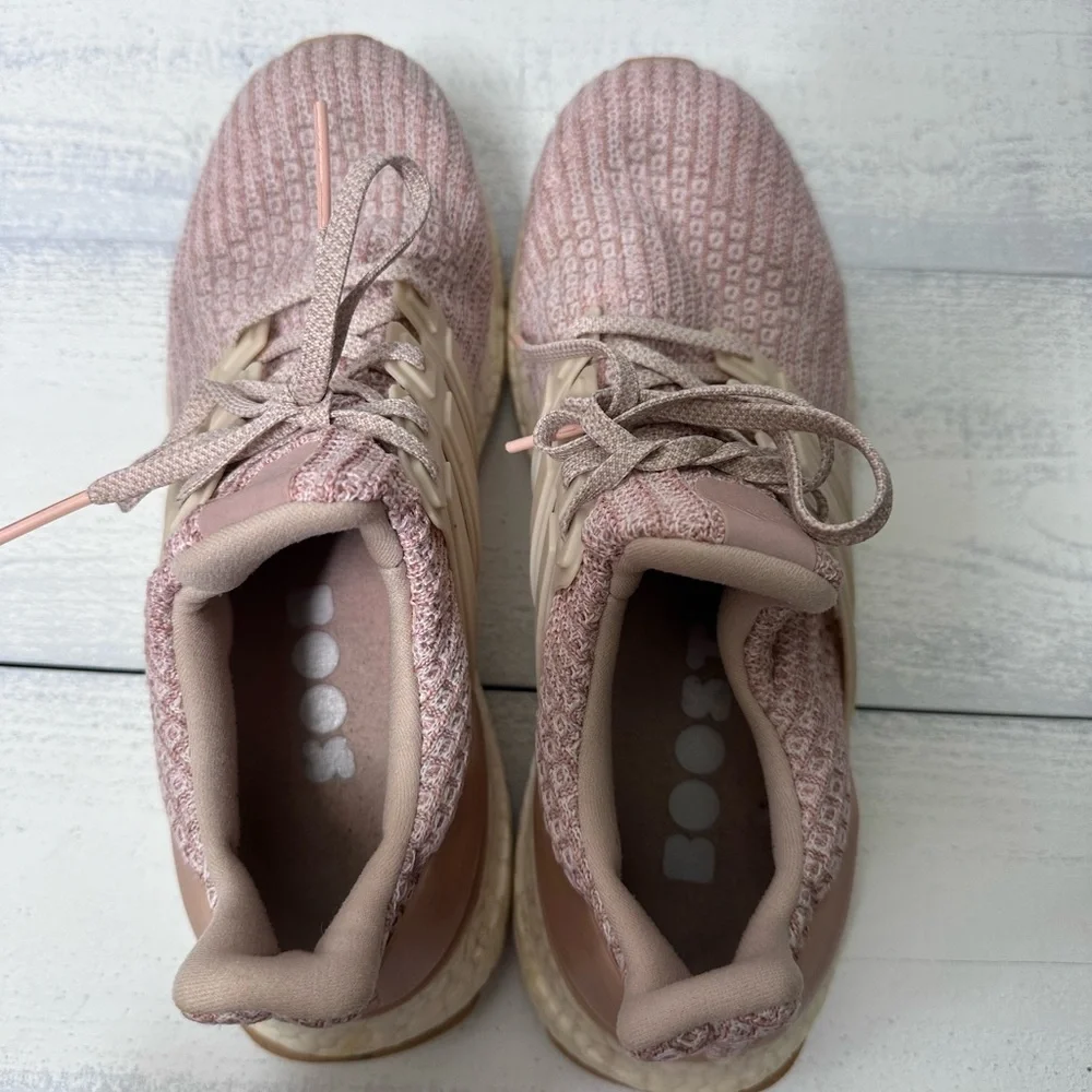 Size 8 Adidas Ultra Boost - Picture 5 of 6